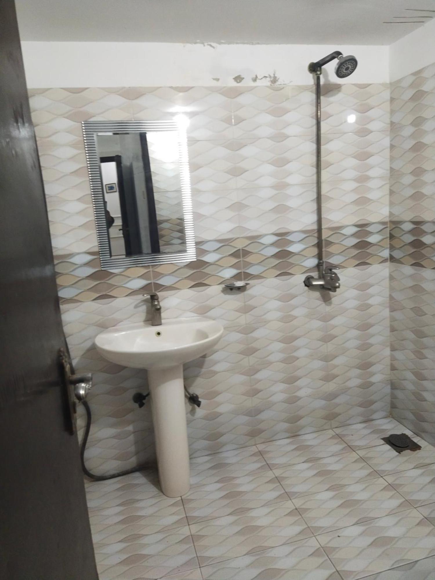 Hotel Tulip Inn, Gulberg Lahore Bilik gambar
